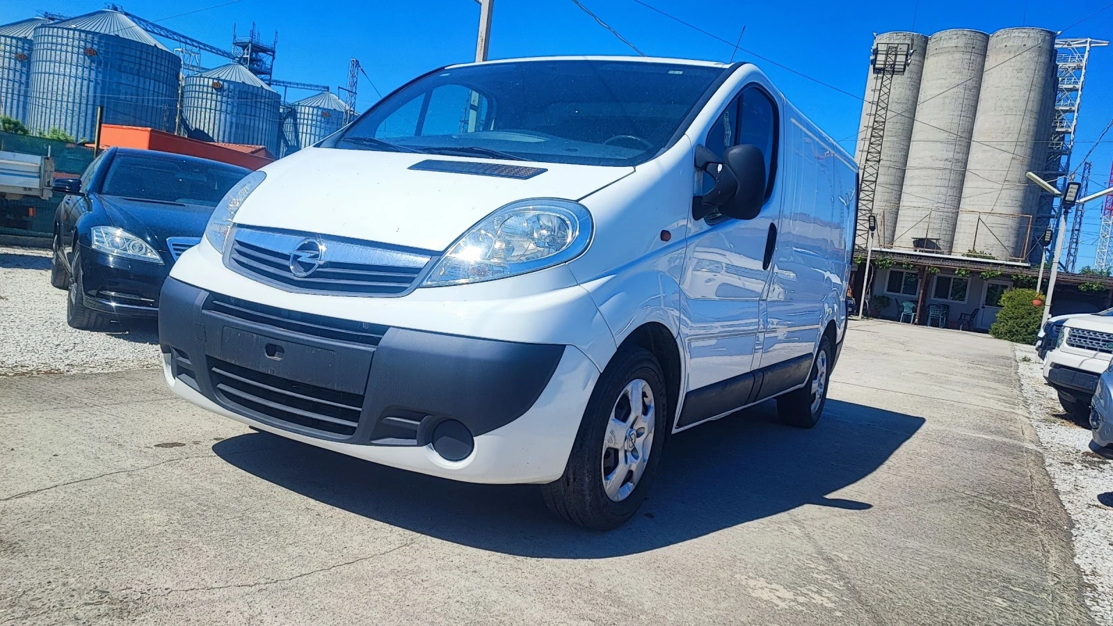 Opel Vivaro 2.0cdti, снимка 2 - Бусове и автобуси - 55299379