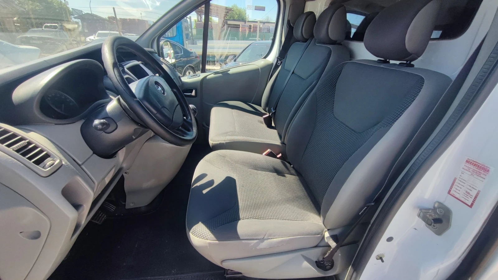 Opel Vivaro 2.0cdti, снимка 9 - Бусове и автобуси - 55299379