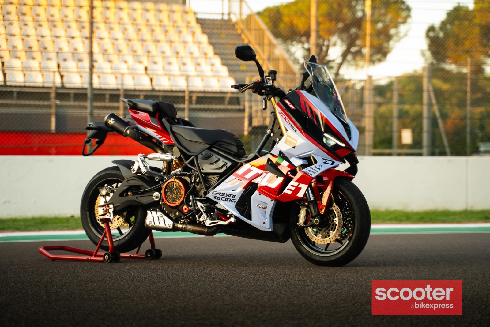 Italjet Dragster 700 Twin Gresini Limited Edition / Чисто нов , снимка 2 - Мотоциклети и мототехника - 54001749