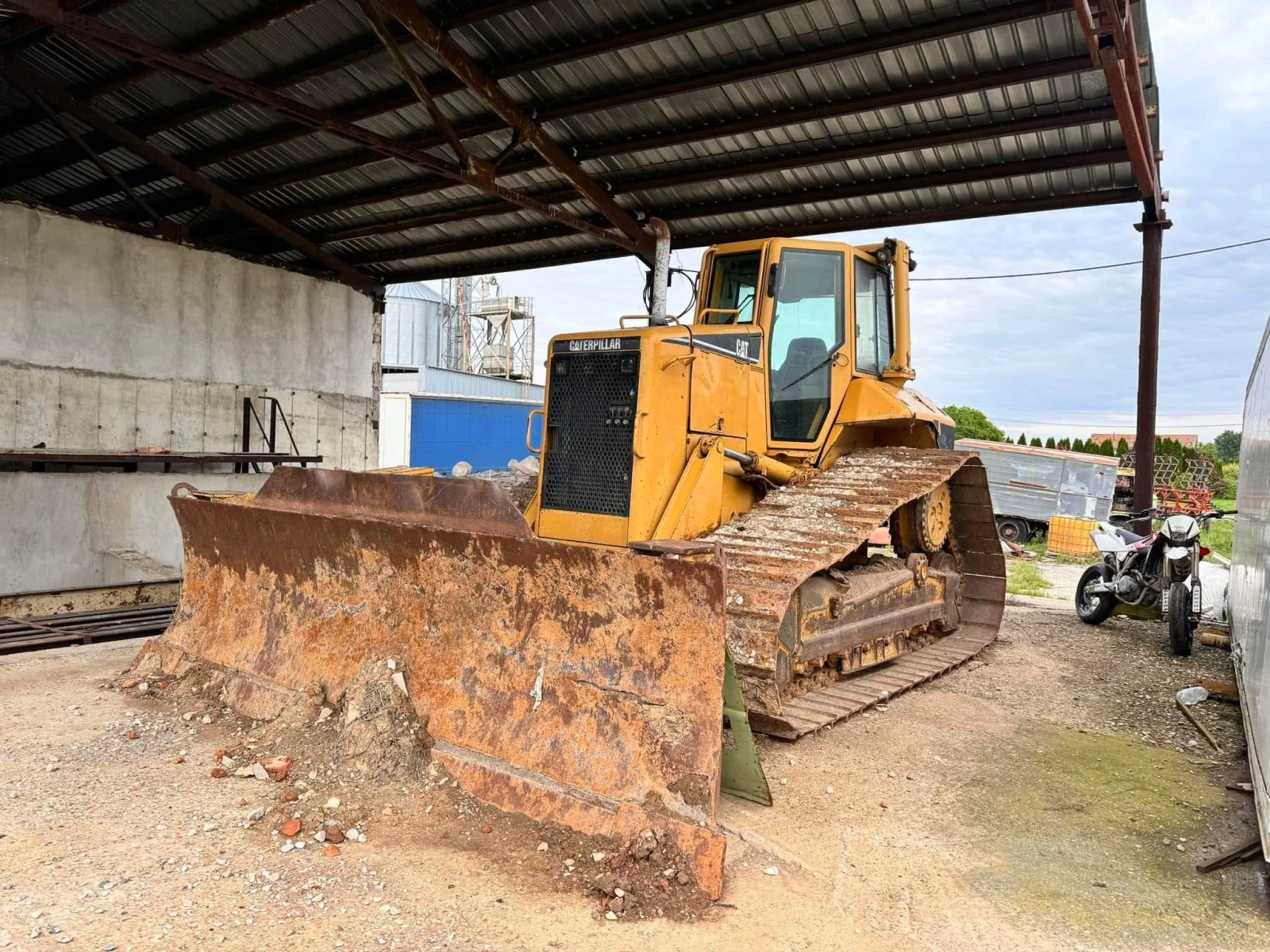 Булдозер Cat D6N