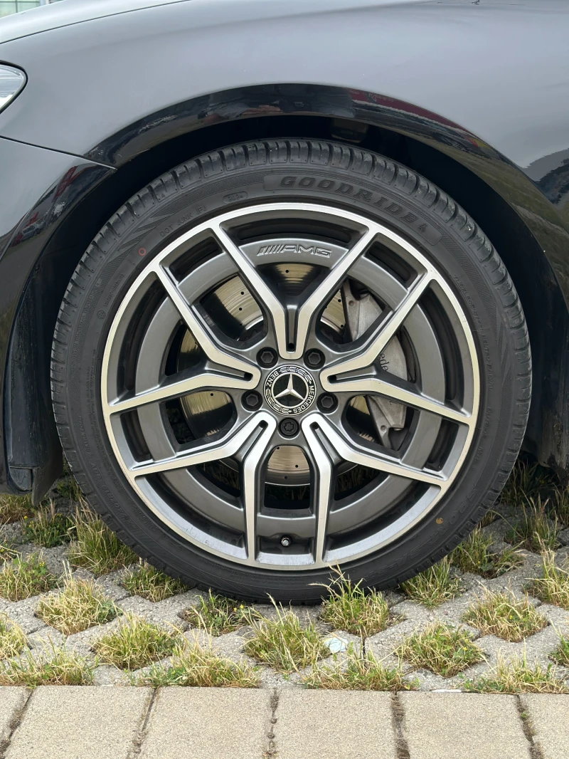Mercedes-Benz E 220 Facelift* AMG* 360* DISTRONIC* Heating Seats* , снимка 6 - Автомобили и джипове - 50432978