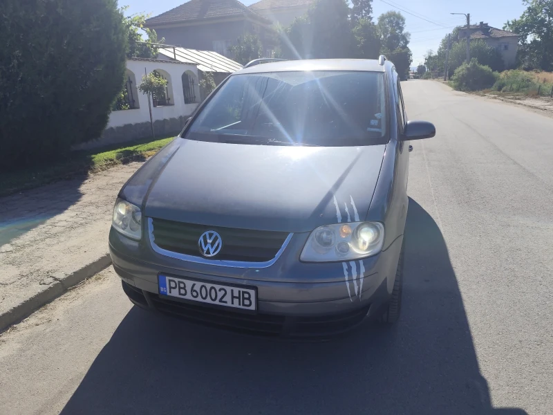 VW Touran, снимка 4 - Автомобили и джипове - 52265109