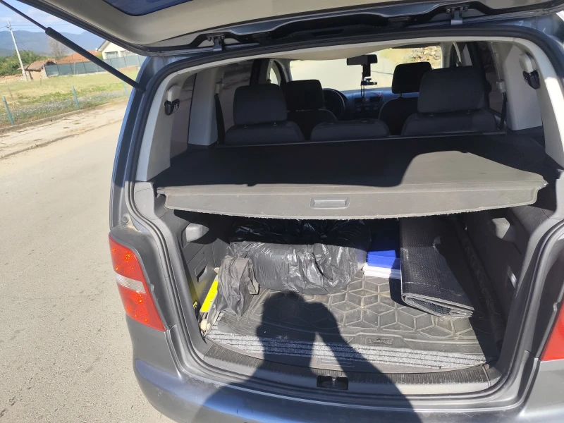 VW Touran, снимка 14 - Автомобили и джипове - 52265109