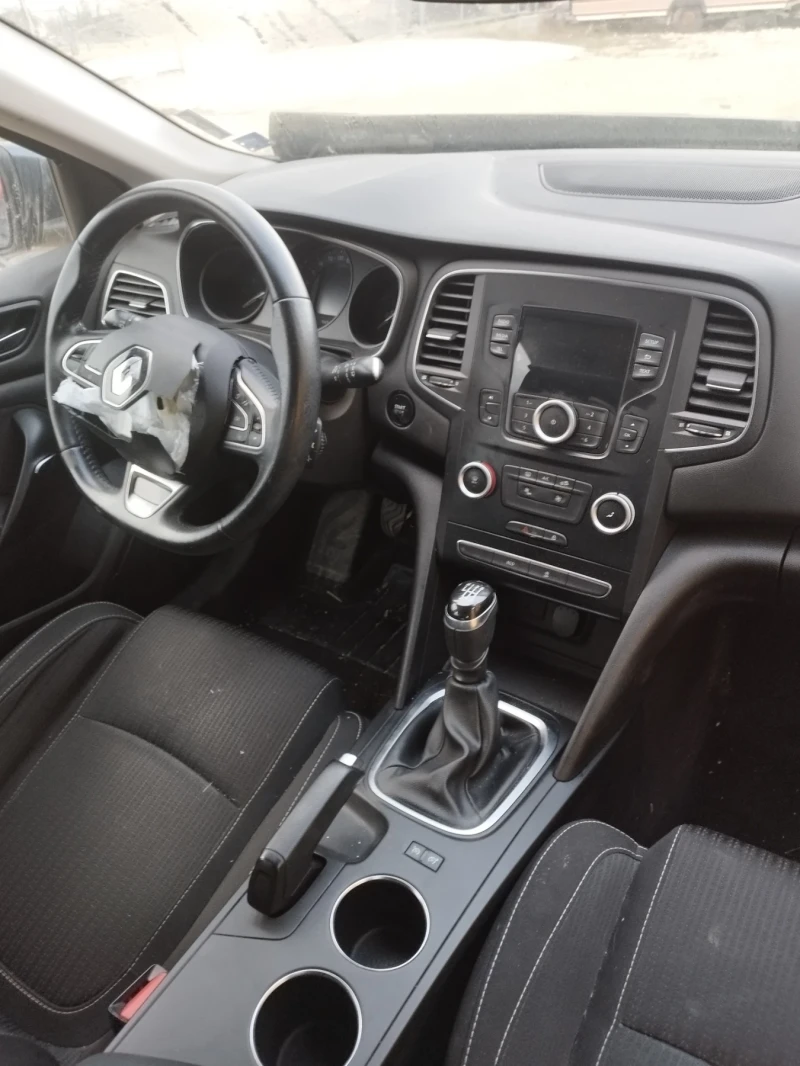 Renault Megane 1.2i H5FF, снимка 8 - Автомобили и джипове - 52572444