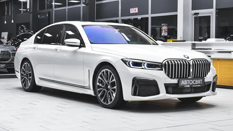BMW 750 i xDrive M Sport Sportautomatic, снимка 5 - Автомобили и джипове - 53185205