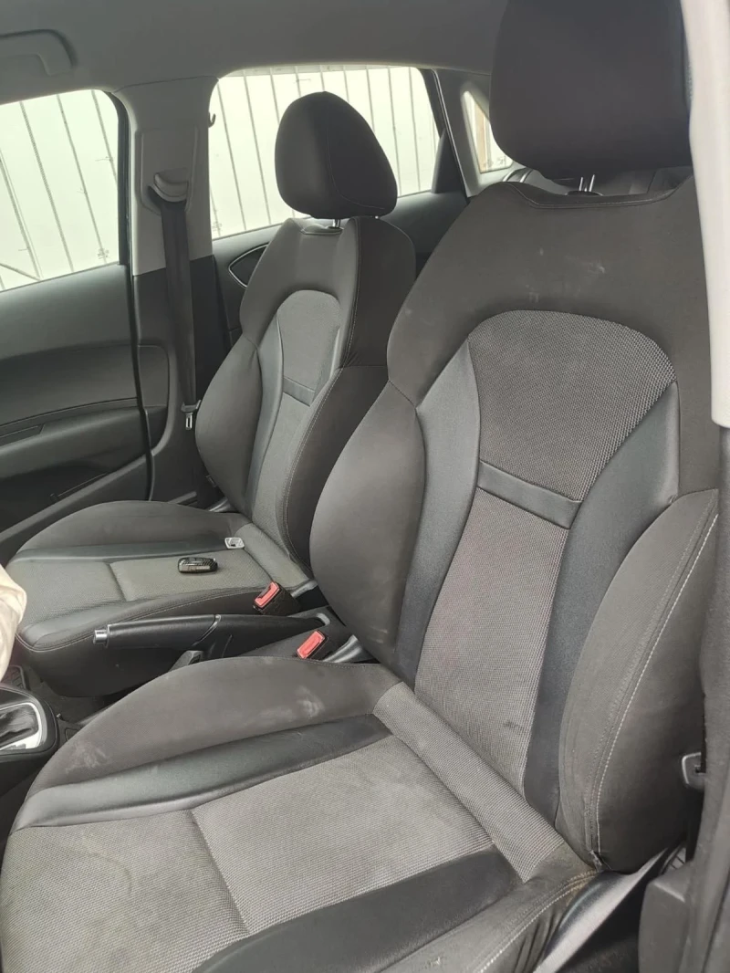 Audi A1 4вр 1.6тди cay автомат, снимка 9 - Автомобили и джипове - 53527561