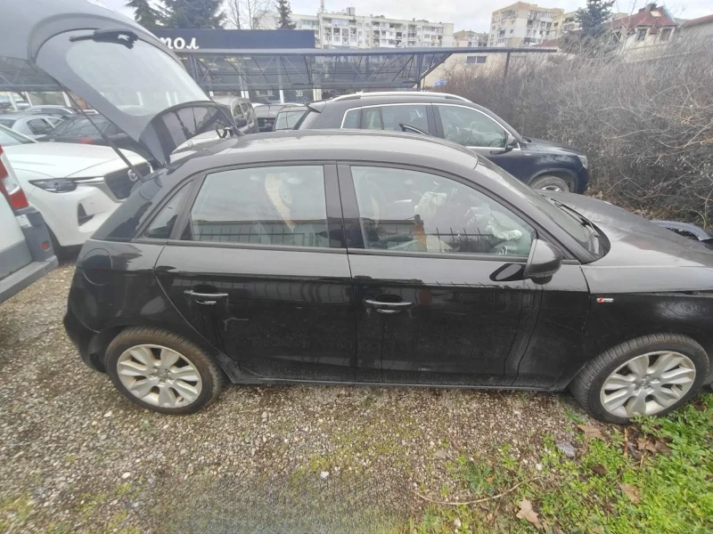 Audi A1 4вр 1.6тди cay автомат, снимка 5 - Автомобили и джипове - 53527561