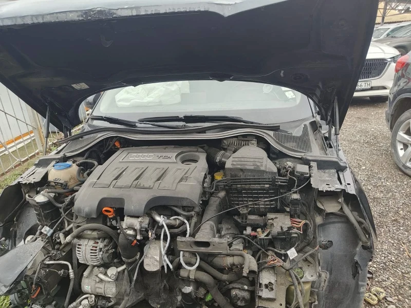 Audi A1 4вр 1.6тди cay автомат, снимка 8 - Автомобили и джипове - 53527561