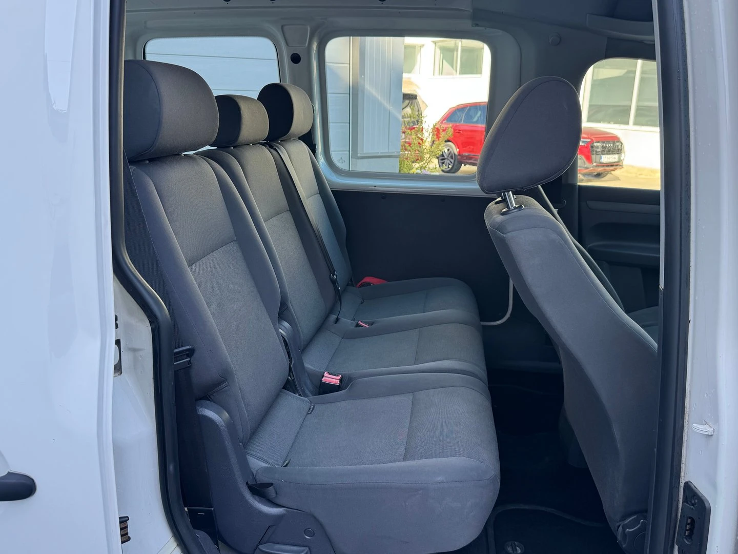 VW Caddy Trendline TDI 5 места - изображение 9