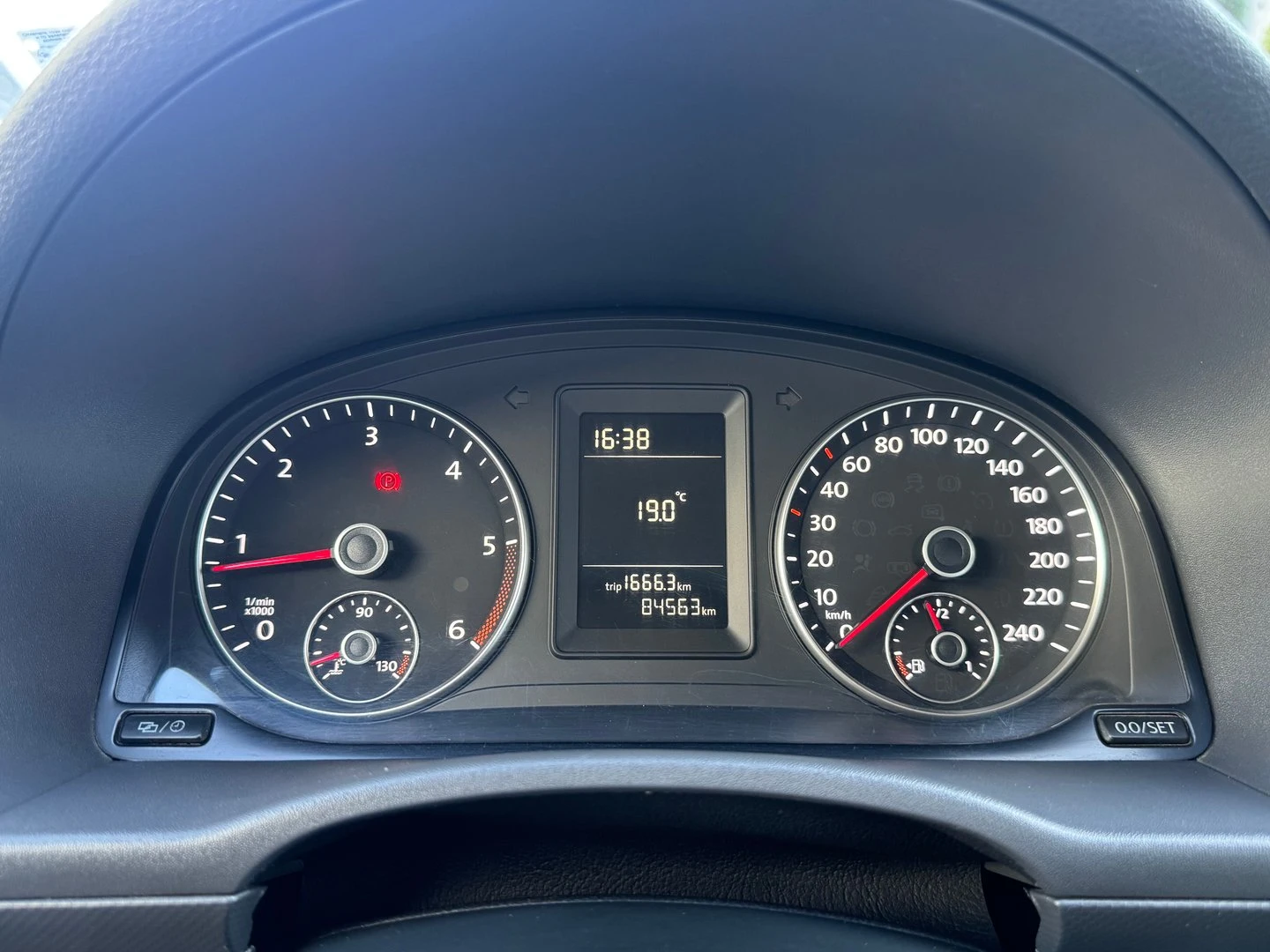 VW Caddy Trendline TDI 5 места - изображение 5