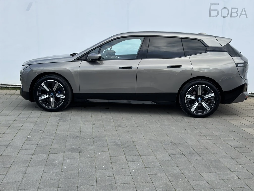 BMW iX xDrive40 - изображение 3