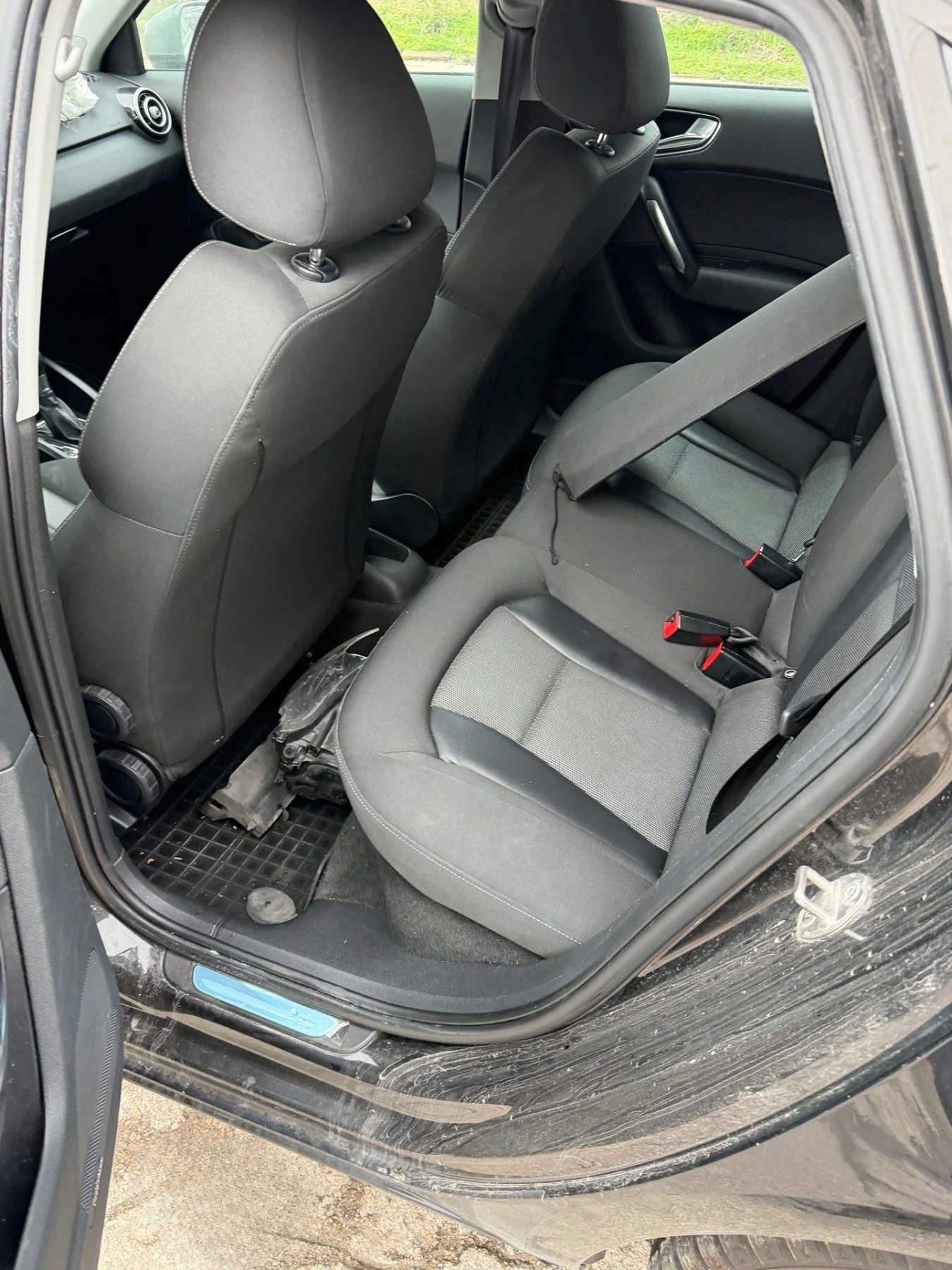 Audi A1 4вр 1.6тди cay автомат - изображение 7