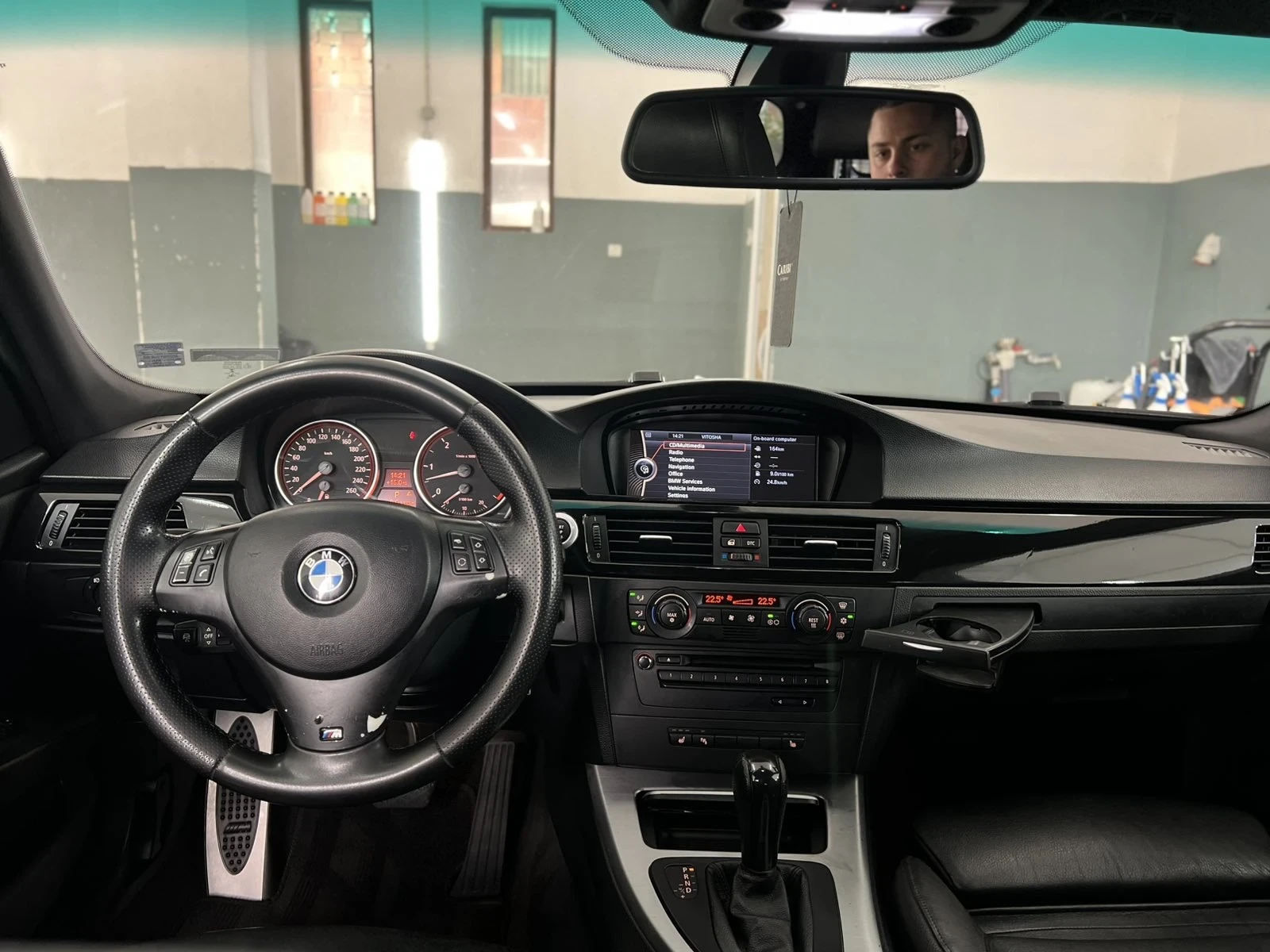 BMW 330, снимка 16 - Автомобили и джипове - 54272930