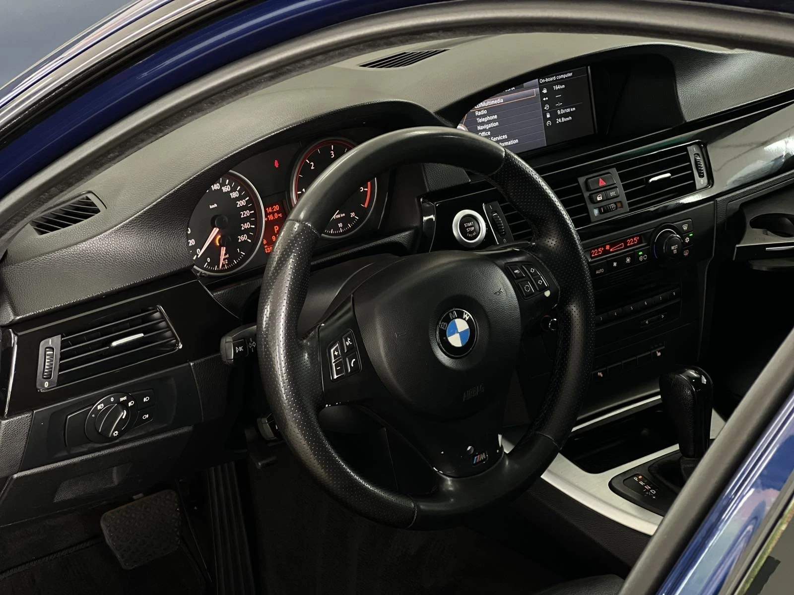 BMW 330, снимка 14 - Автомобили и джипове - 54272930