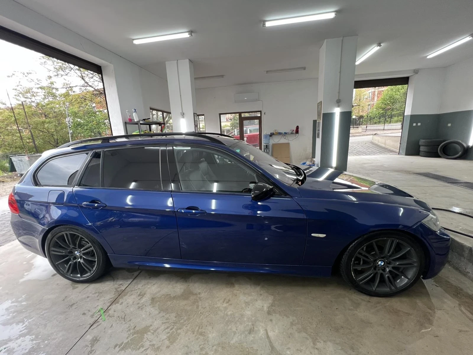 BMW 330, снимка 2 - Автомобили и джипове - 54272930