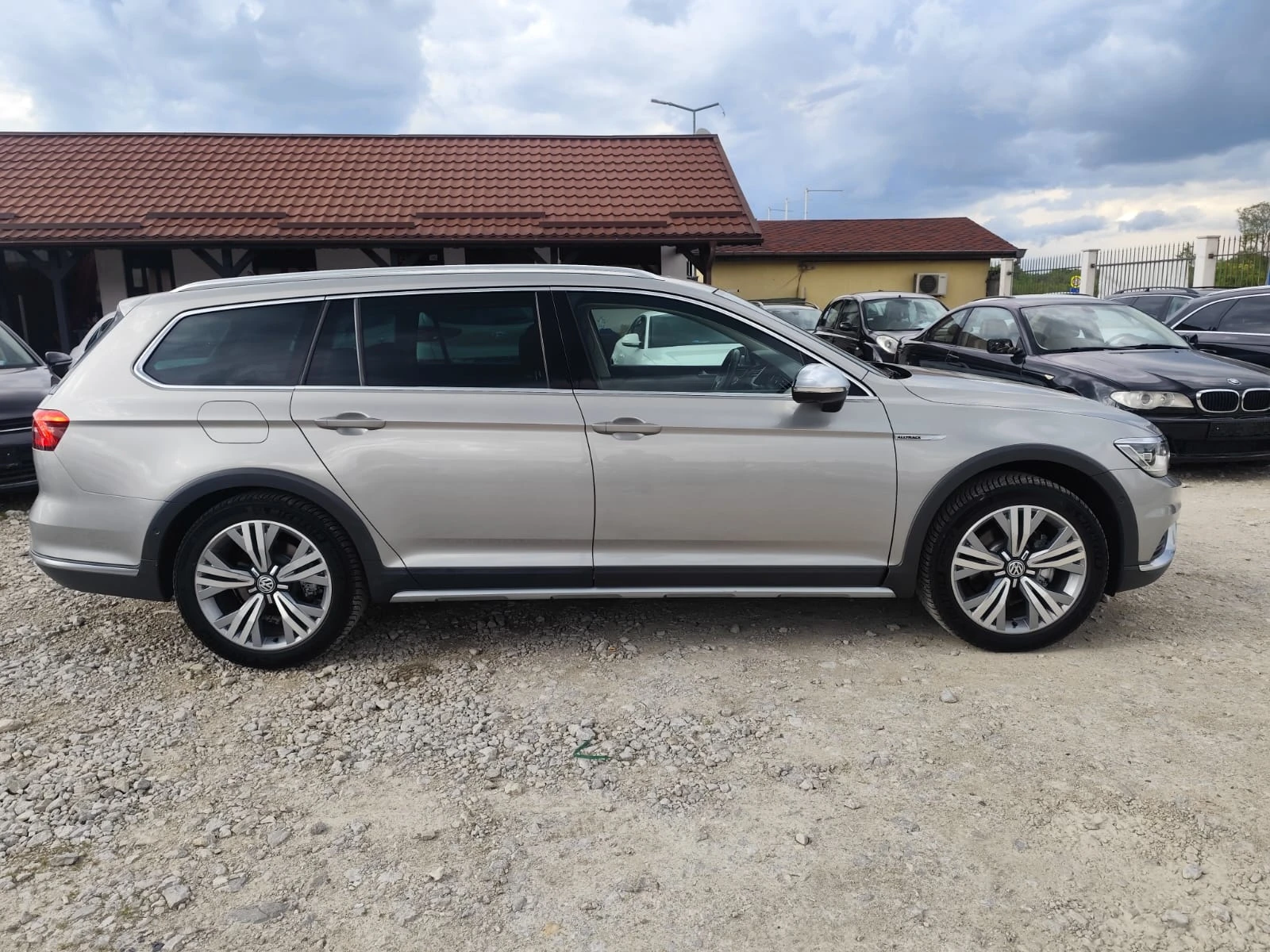 VW Passat Alltrack 2.0 дизел, снимка 4 - Автомобили и джипове - 54428443