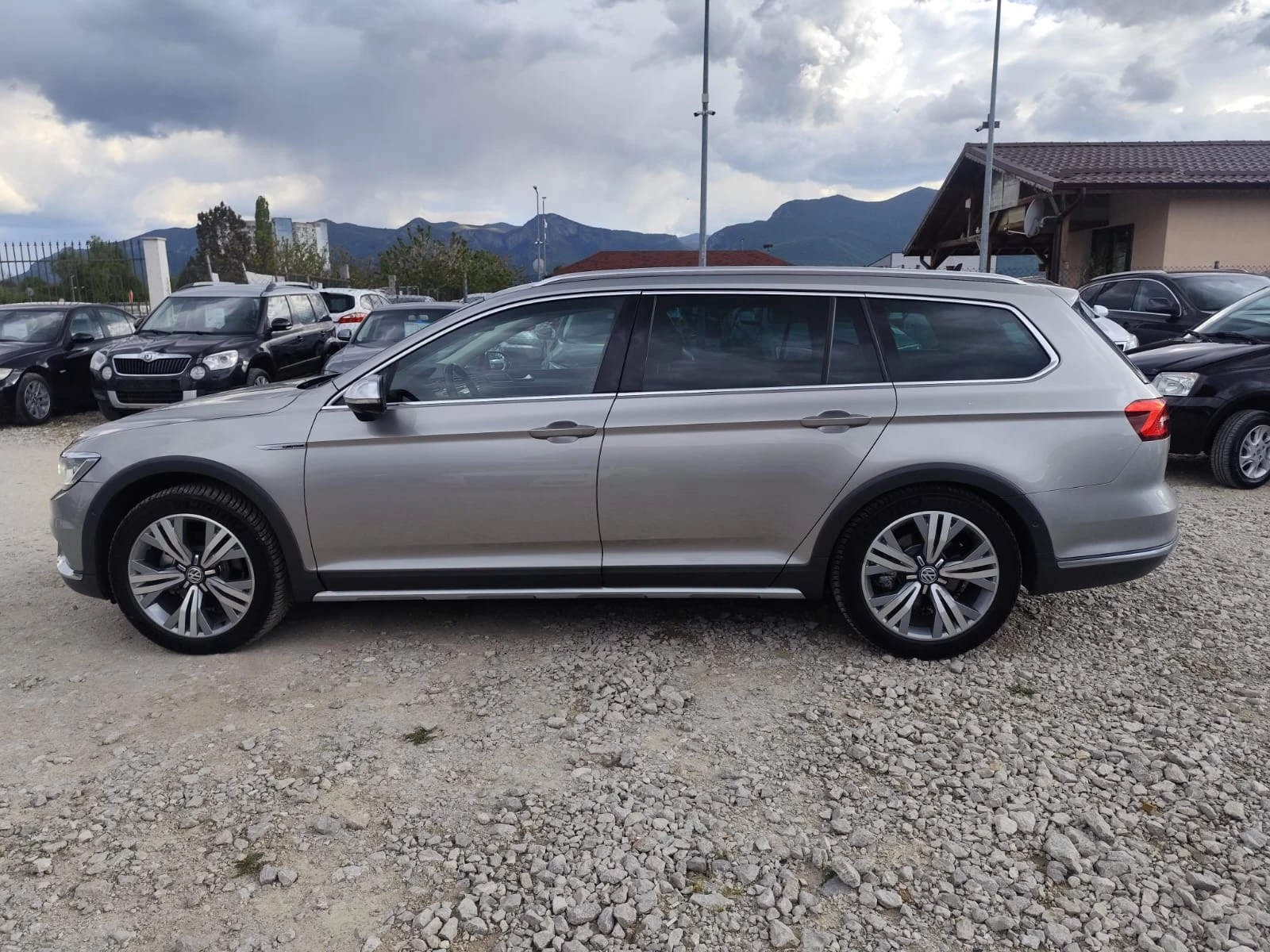 VW Passat Alltrack 2.0 дизел, снимка 9 - Автомобили и джипове - 54428443