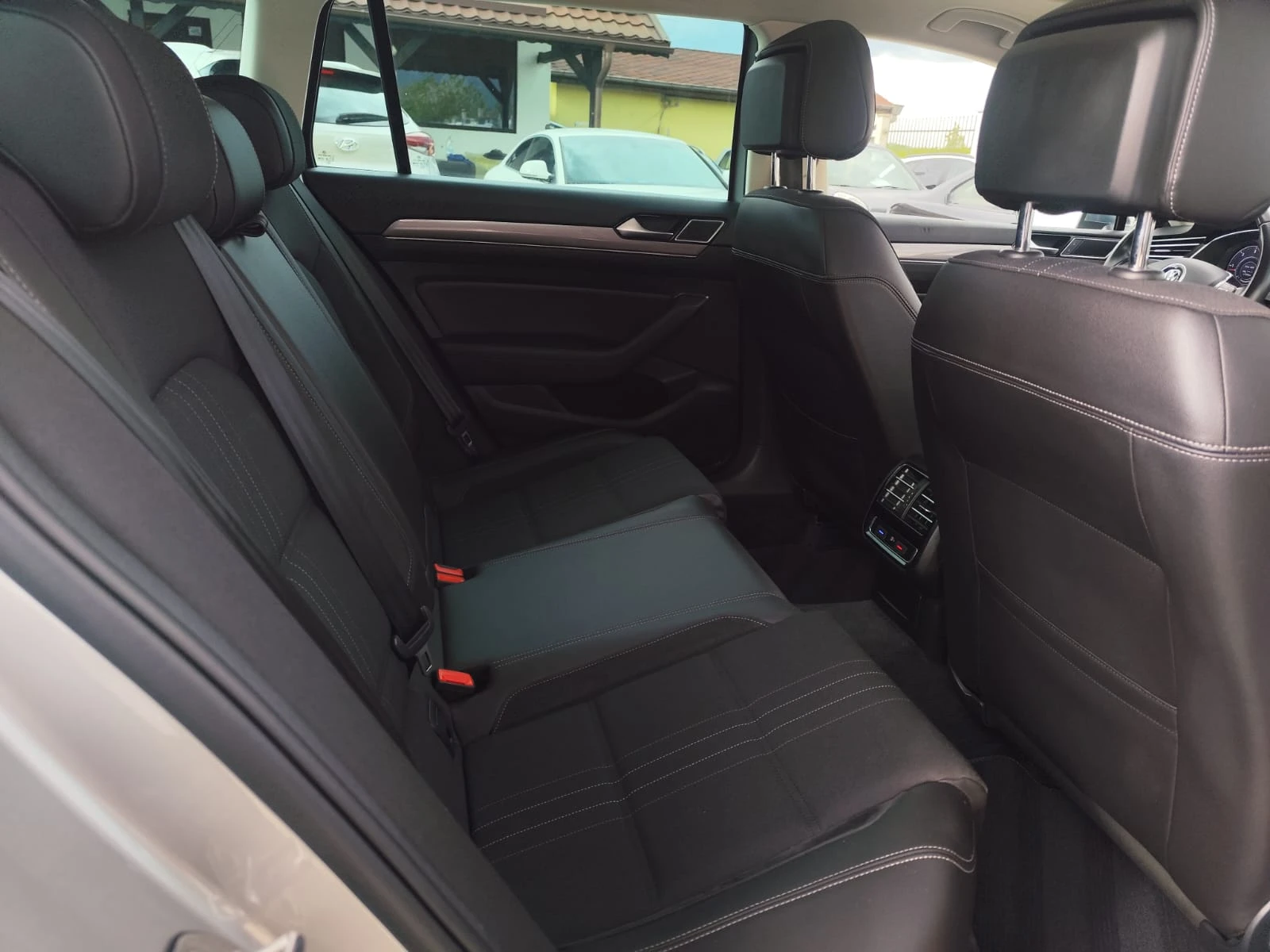 VW Passat Alltrack 2.0 дизел, снимка 15 - Автомобили и джипове - 54428443