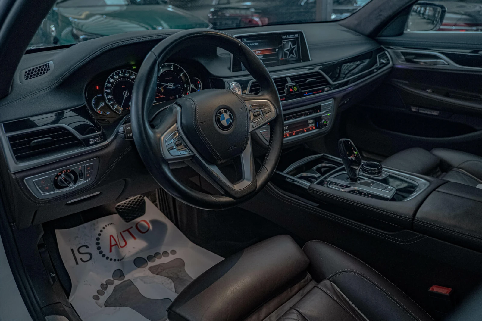 BMW 740 d/xDrive/Individual/Soft Close/Massage/Камера 360/, снимка 7 - Автомобили и джипове - 54454833
