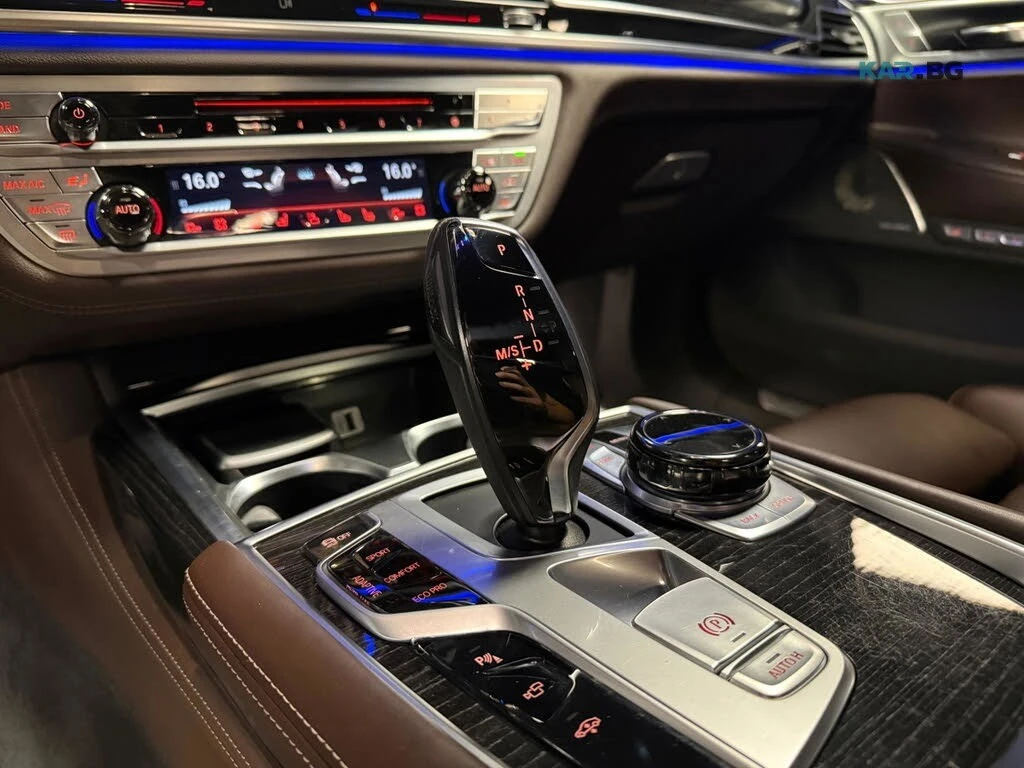 BMW 750 xDrive * АвтоКредит * (ЦЕНА ДО БГ), снимка 15 - Автомобили и джипове - 55224905