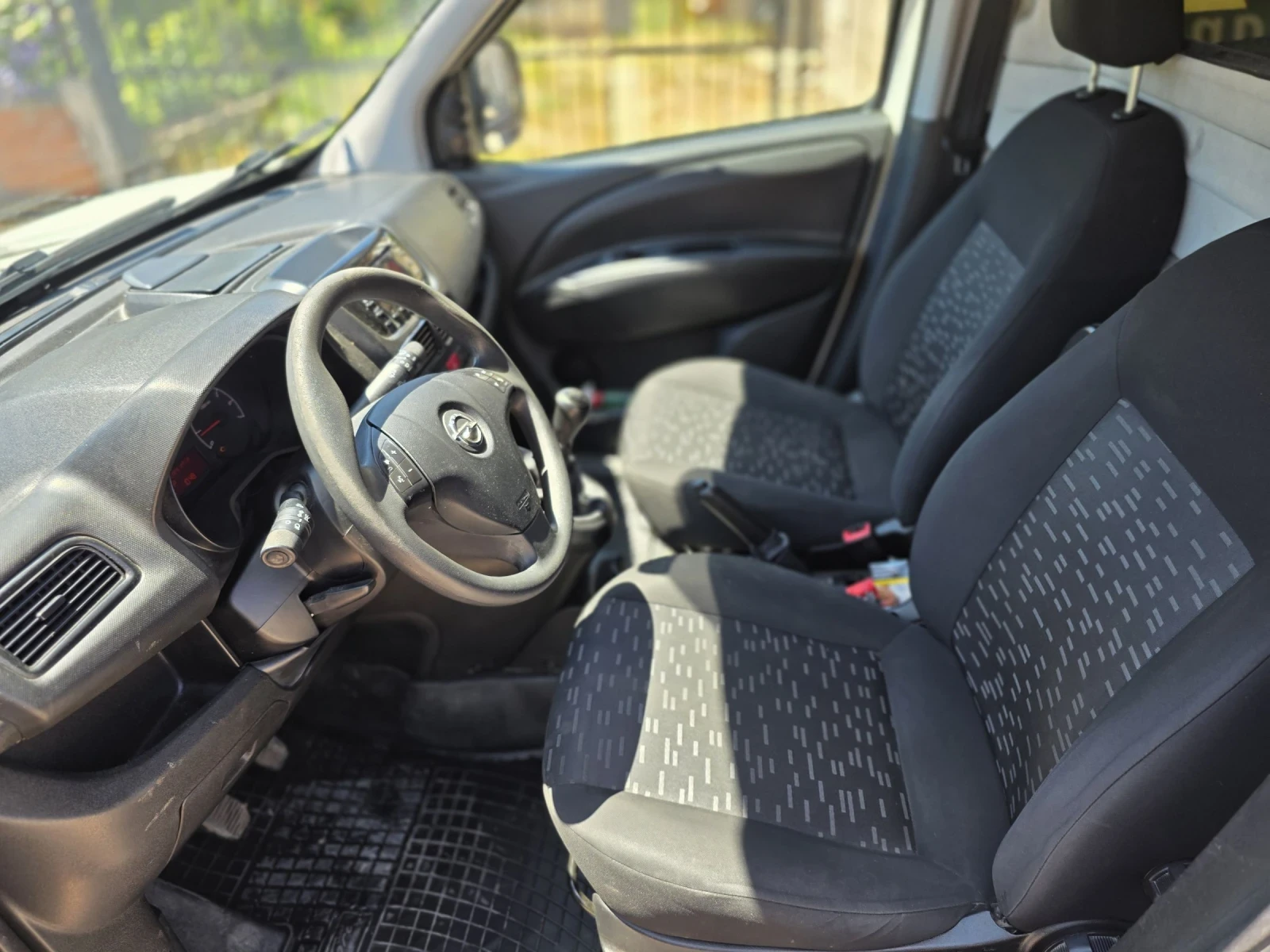 Opel Combo Нов внос Швейцария , снимка 8 - Автомобили и джипове - 55438795