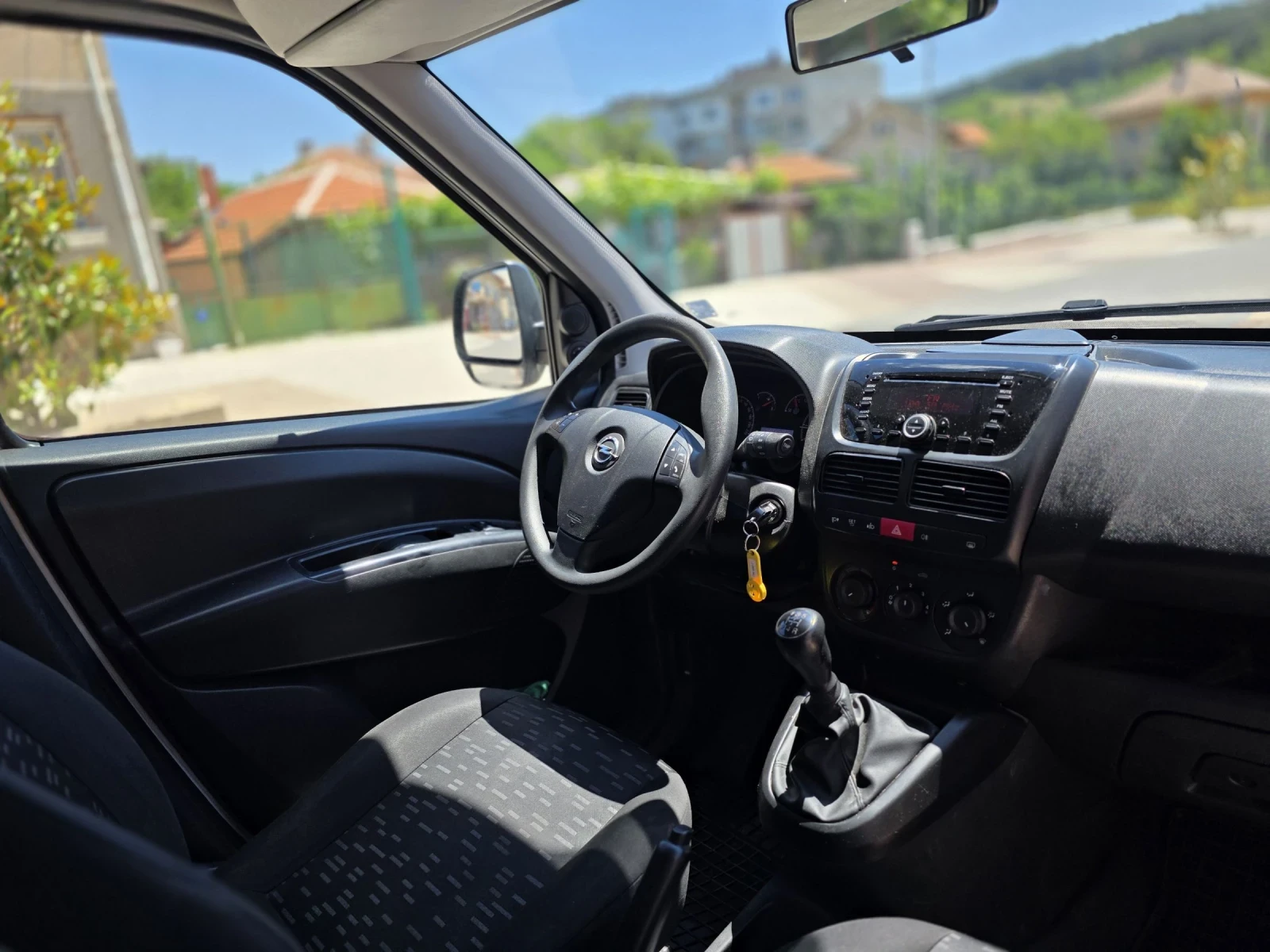 Opel Combo Нов внос Швейцария , снимка 10 - Автомобили и джипове - 55438795