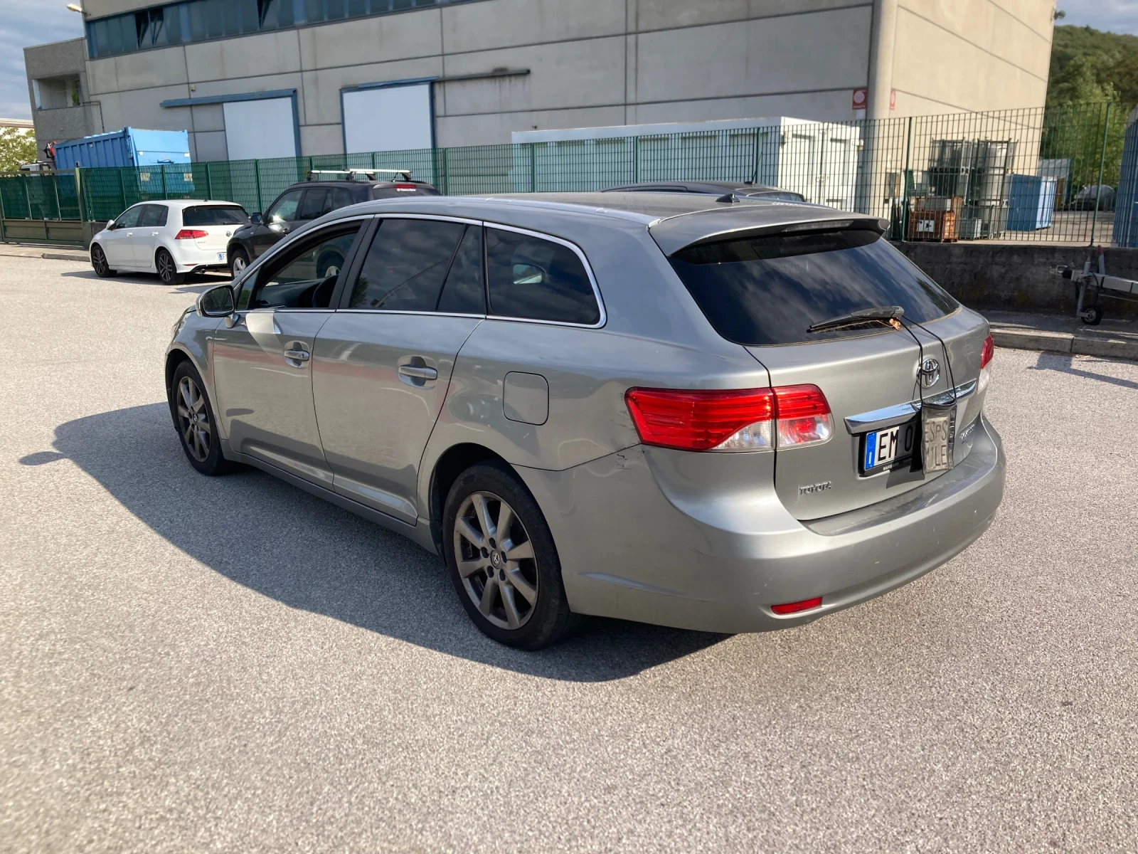 Toyota Avensis 2.0D4D Luxsuri 126konq, снимка 4 - Автомобили и джипове - 55928833