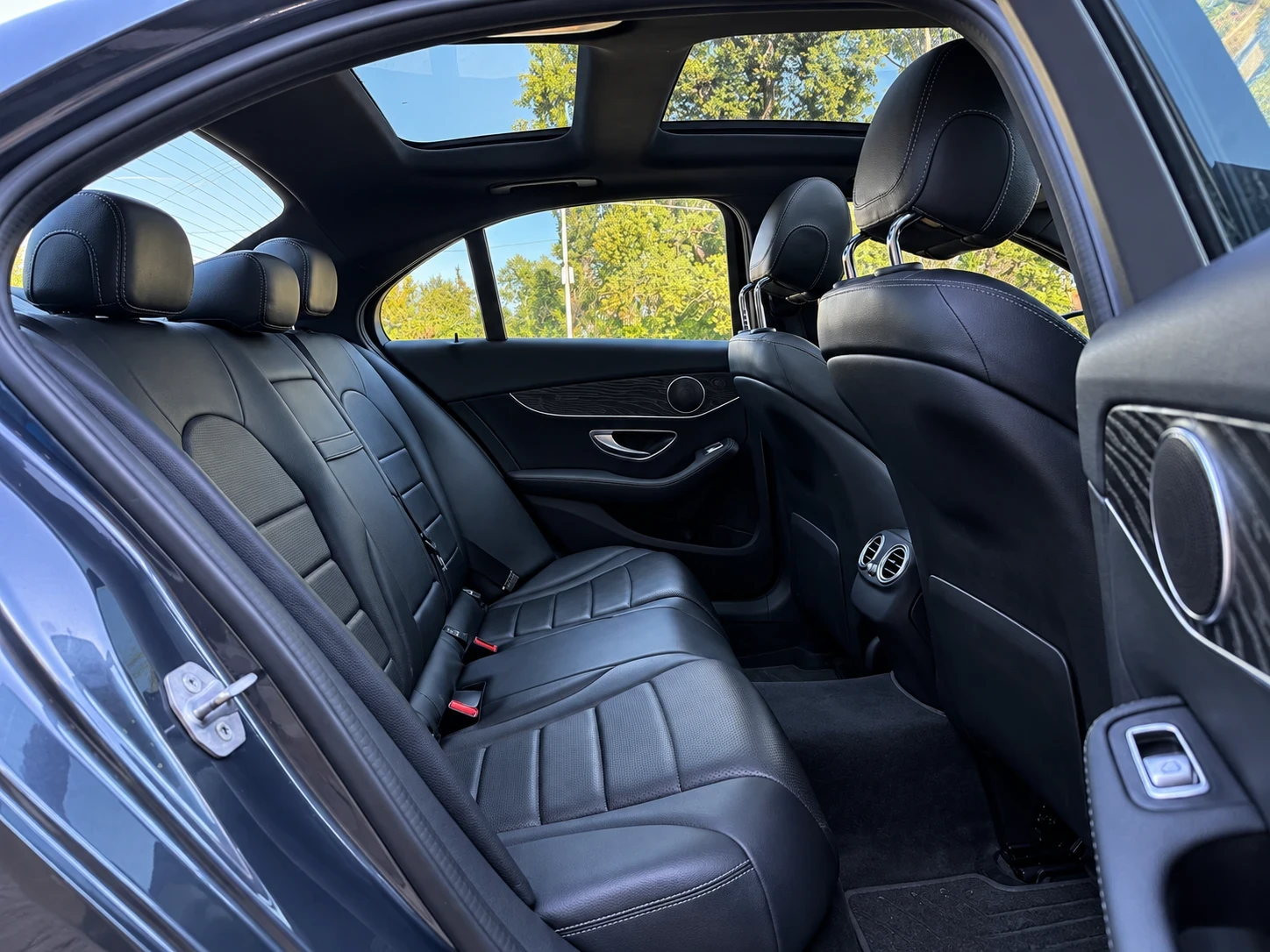 Mercedes-Benz C 300, снимка 16 - Автомобили и джипове - 55982576