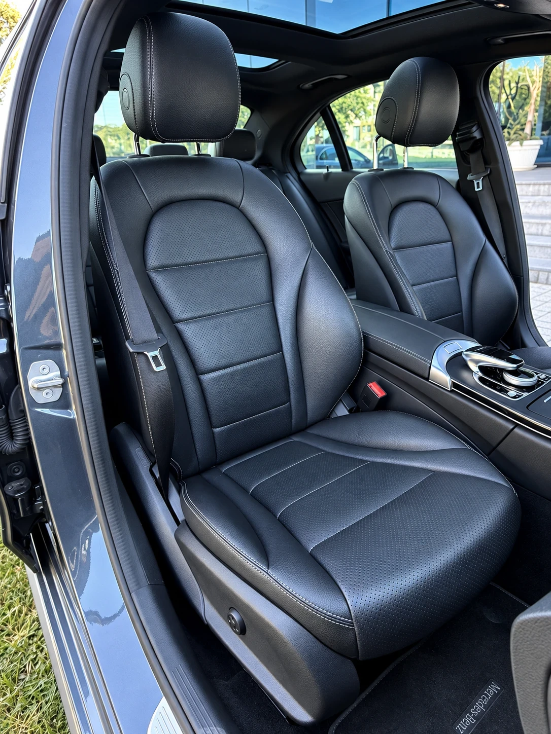 Mercedes-Benz C 300, снимка 14 - Автомобили и джипове - 55982576