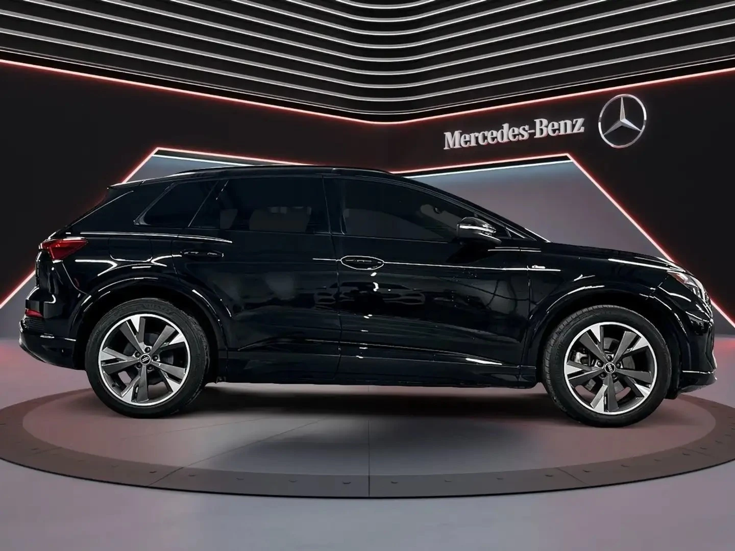 Audi E-Tron Mythos Black | 55 Quattro, снимка 5 - Автомобили и джипове - 56077951