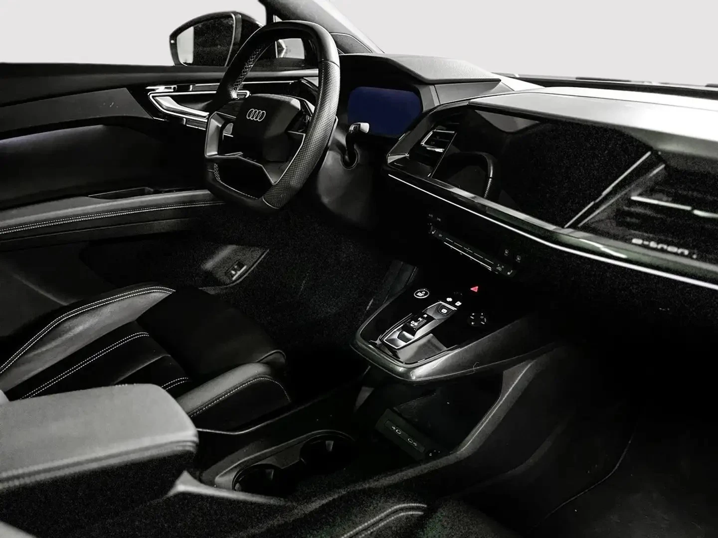 Audi E-Tron Mythos Black | 55 Quattro, снимка 15 - Автомобили и джипове - 56077951