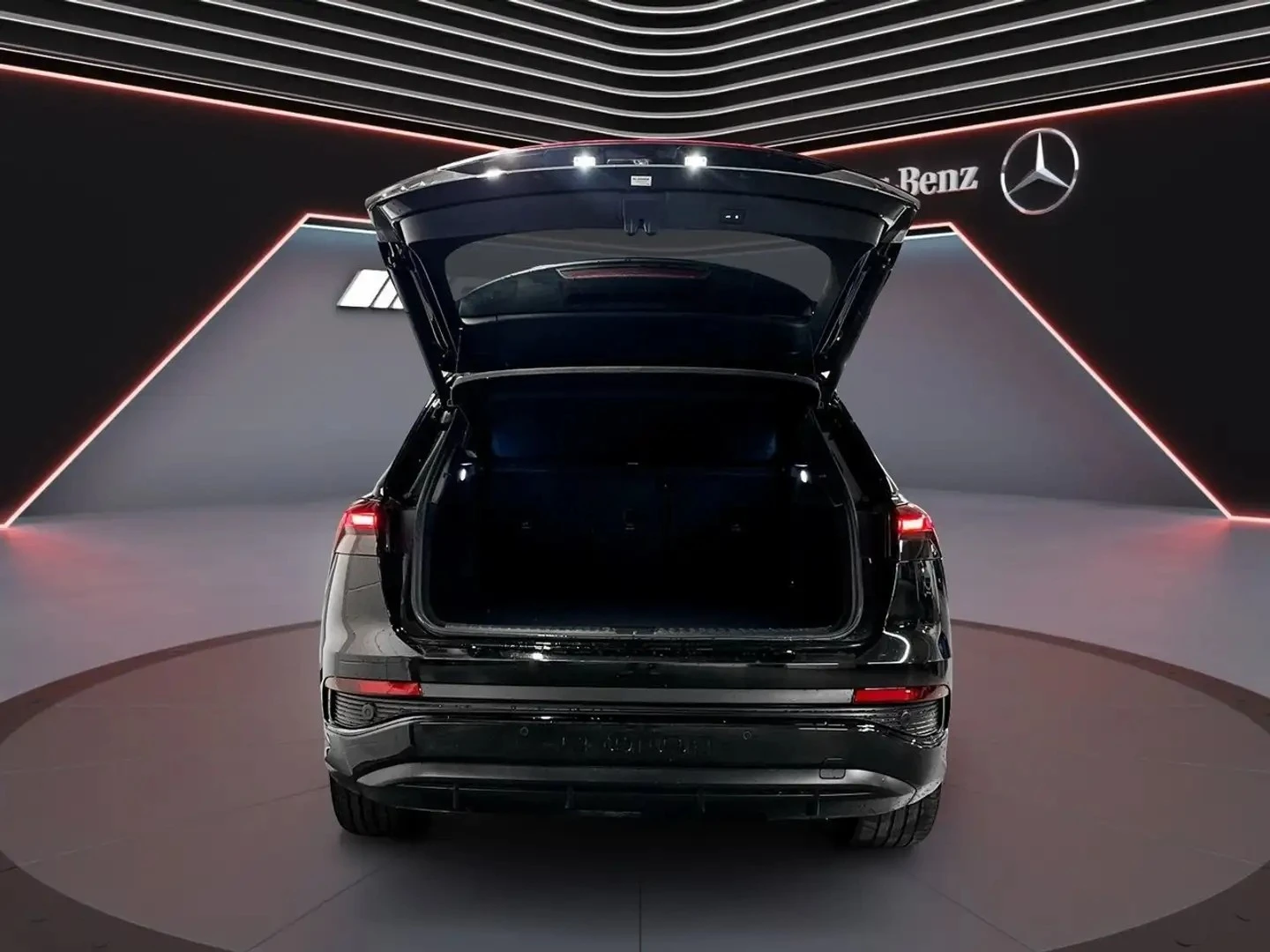 Audi E-Tron Mythos Black | 55 Quattro, снимка 7 - Автомобили и джипове - 56077951