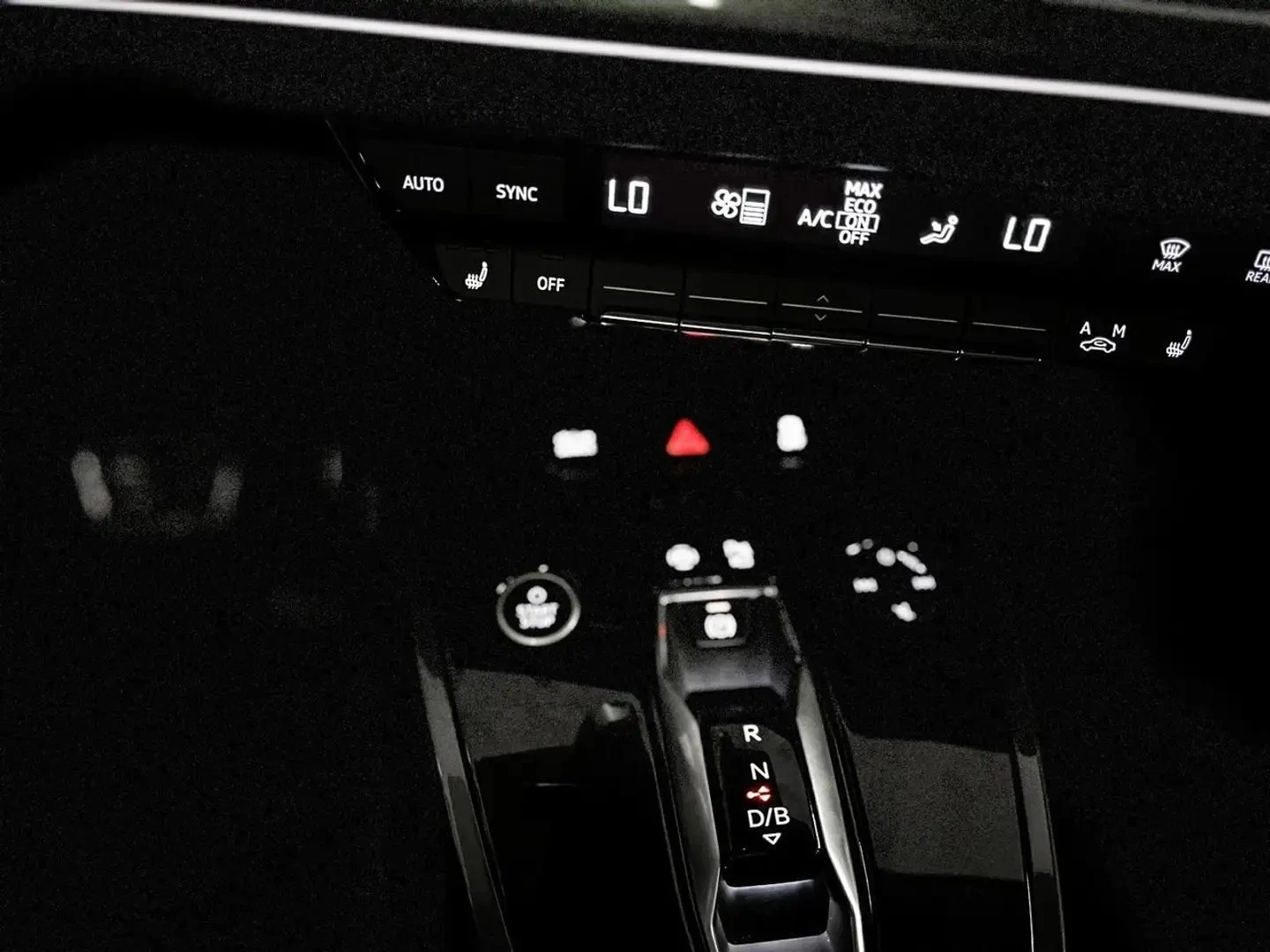 Audi E-Tron Mythos Black | 55 Quattro, снимка 13 - Автомобили и джипове - 56077951