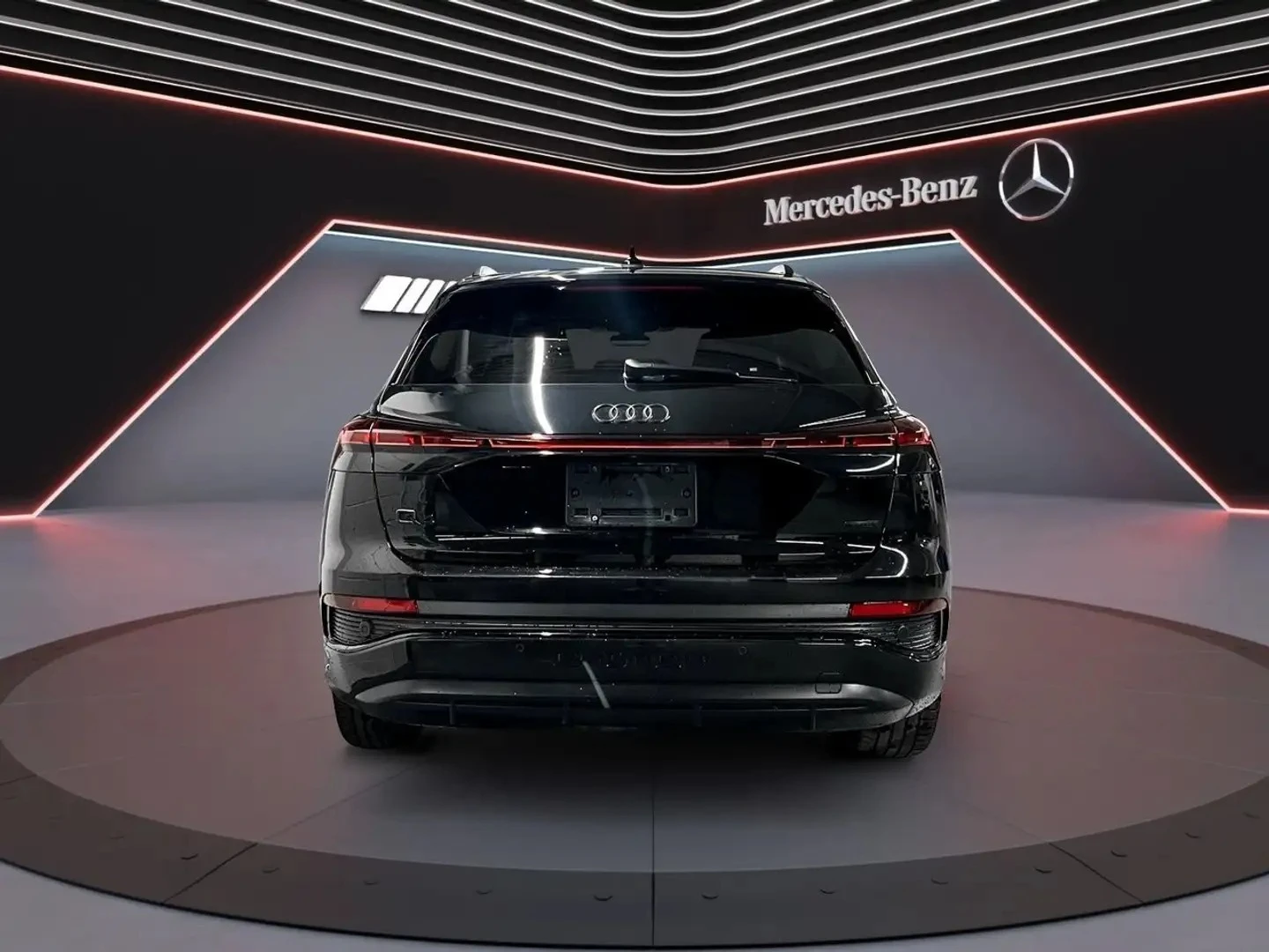 Audi E-Tron Mythos Black | 55 Quattro, снимка 3 - Автомобили и джипове - 56077951