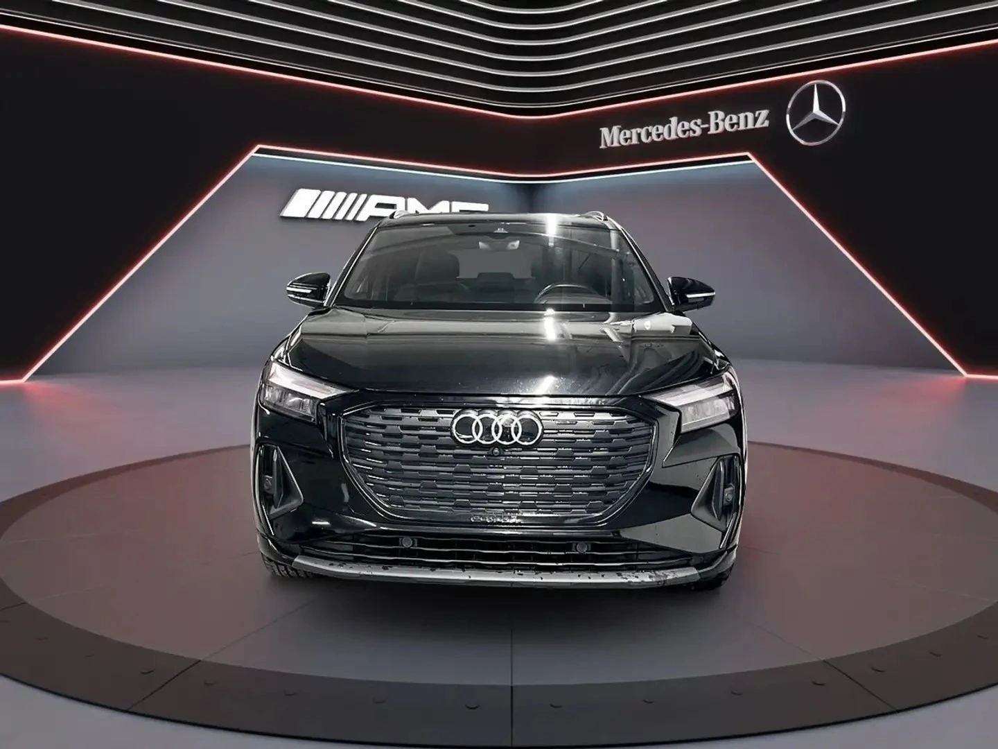 Audi E-Tron Mythos Black | 55 Quattro, снимка 2 - Автомобили и джипове - 56077951