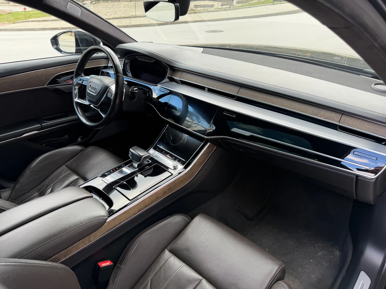 Audi A8 5.0TDI LONG B&O 3xTV, снимка 13 - Автомобили и джипове - 56343036