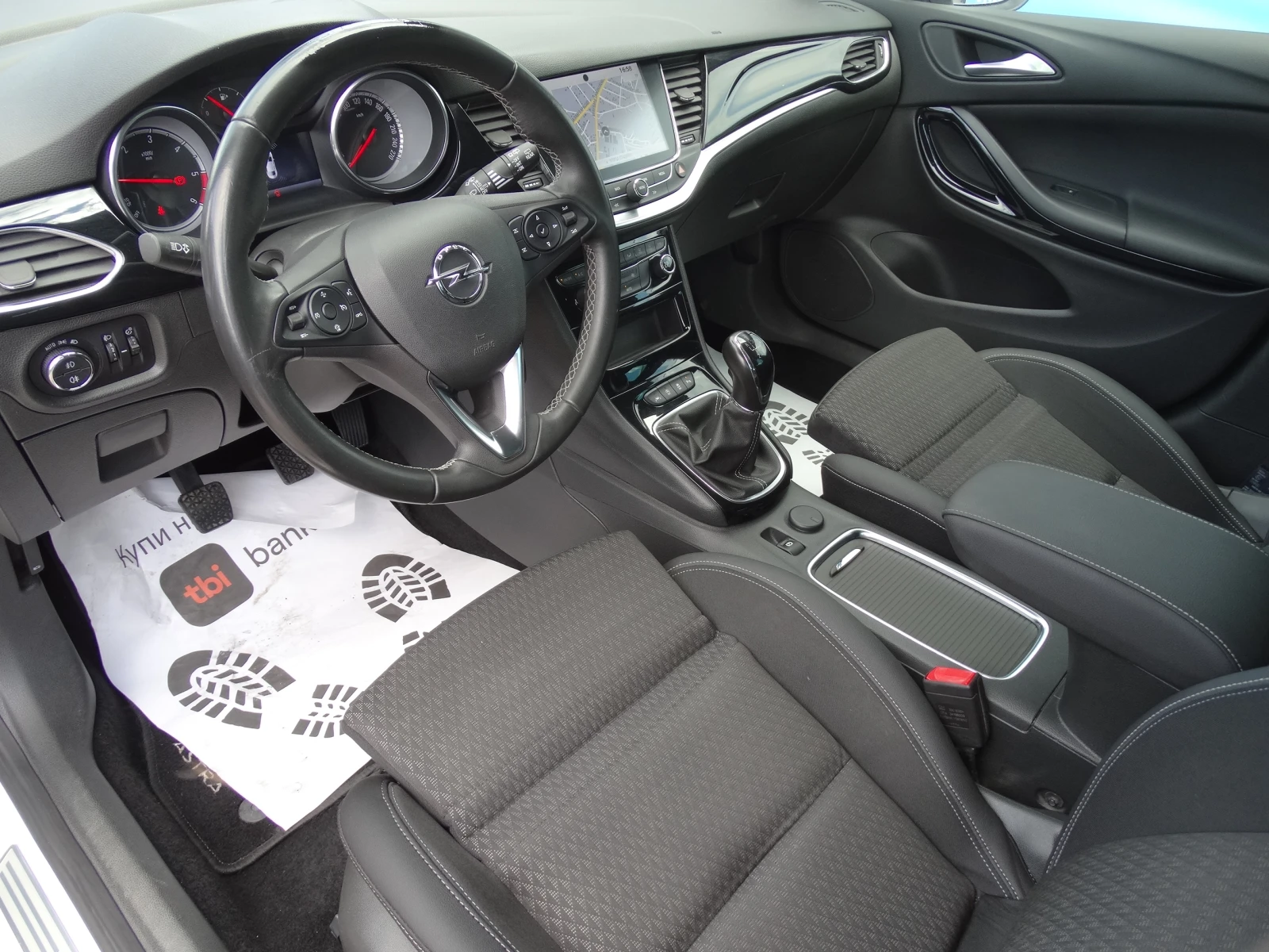 Opel Astra 1.6CDTI* Lane assist* , снимка 8 - Автомобили и джипове - 56626759