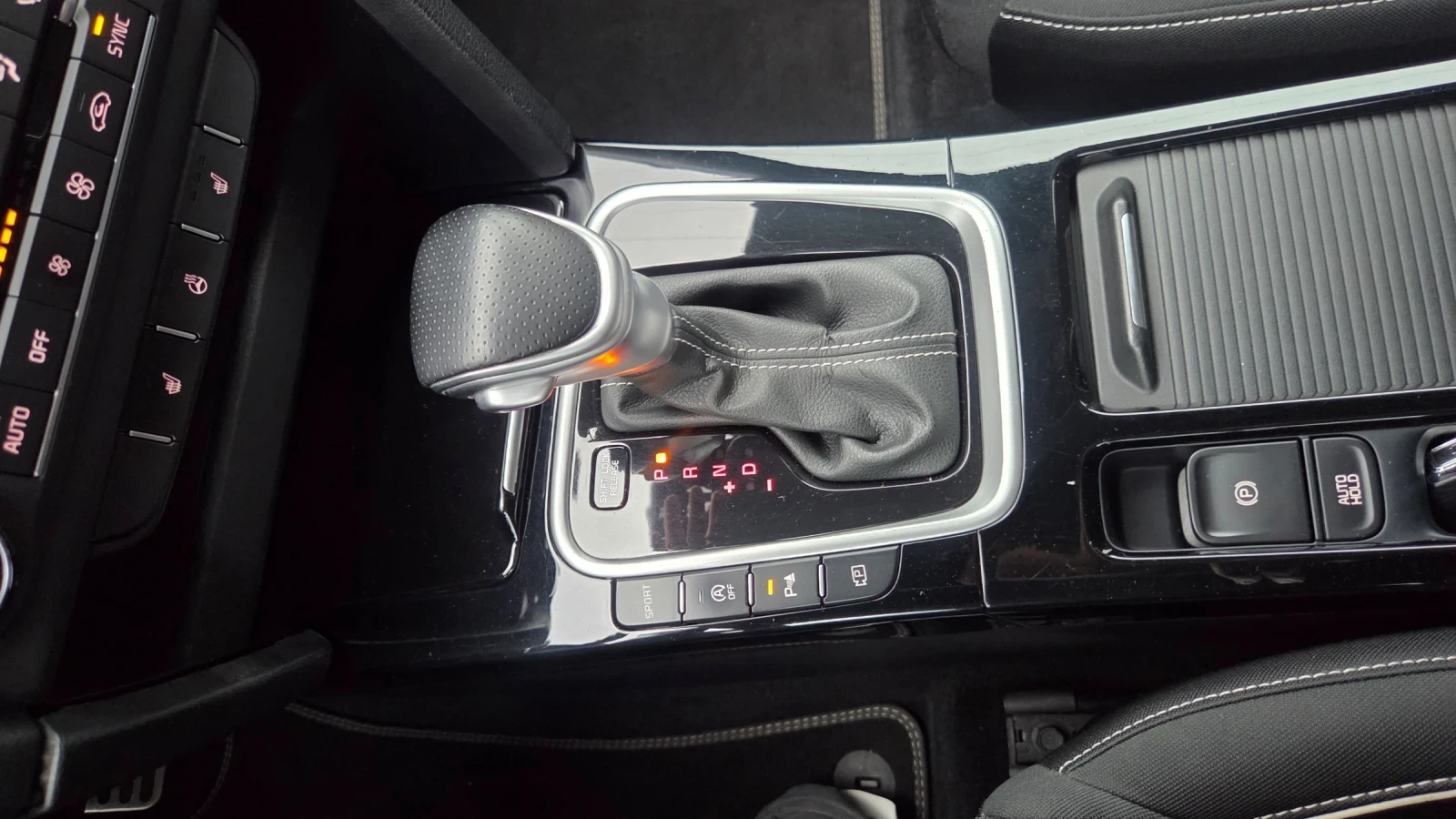 Kia Ceed 1.5Т GT-LINE AVTOMAT KAMERA JBL, снимка 12 - Автомобили и джипове - 56656880