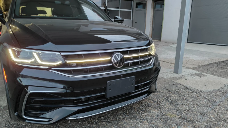 VW Tiguan R-LINE* 4Motion* ВСИЧКИ ЕКСТРИ, снимка 17 - Автомобили и джипове - 47241268