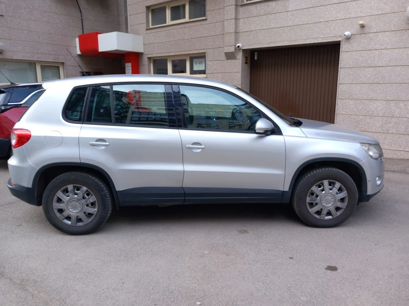 VW Tiguan, снимка 5 - Автомобили и джипове - 49584195