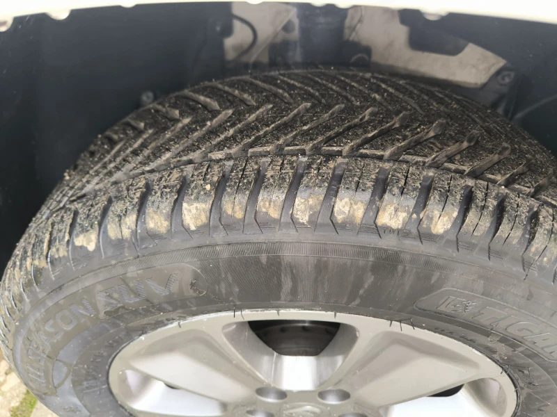 Dacia Duster Автоматик, Регистрирана, снимка 12 - Автомобили и джипове - 53058583