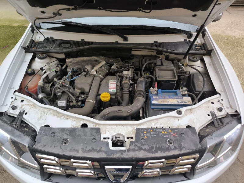 Dacia Duster Автоматик, Регистрирана, снимка 11 - Автомобили и джипове - 53058583