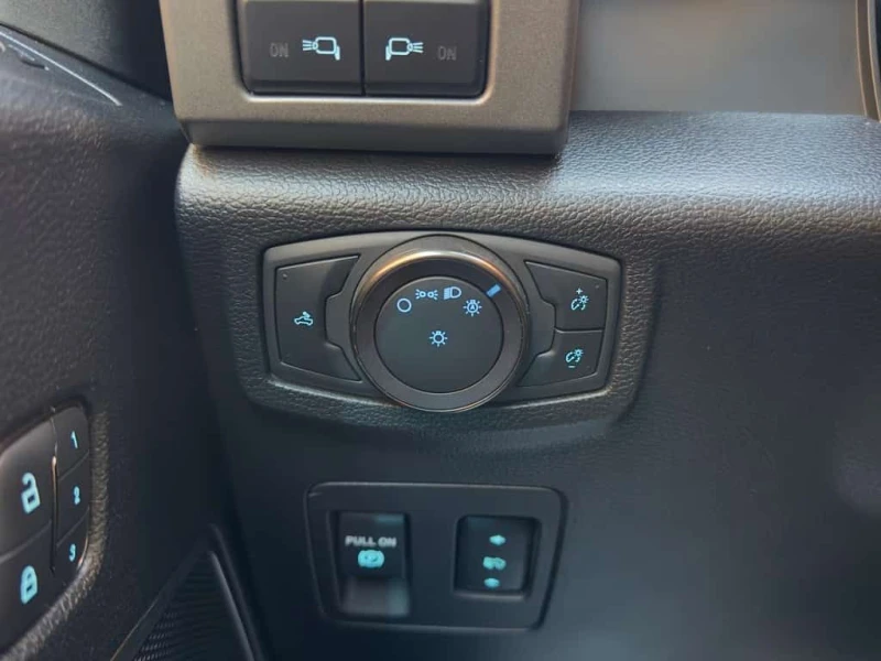 Ford F150 Raptor 4WD SuperCrew 5.5' Box * 360* ОБДУХВАНЕ, снимка 16 - Автомобили и джипове - 53537156