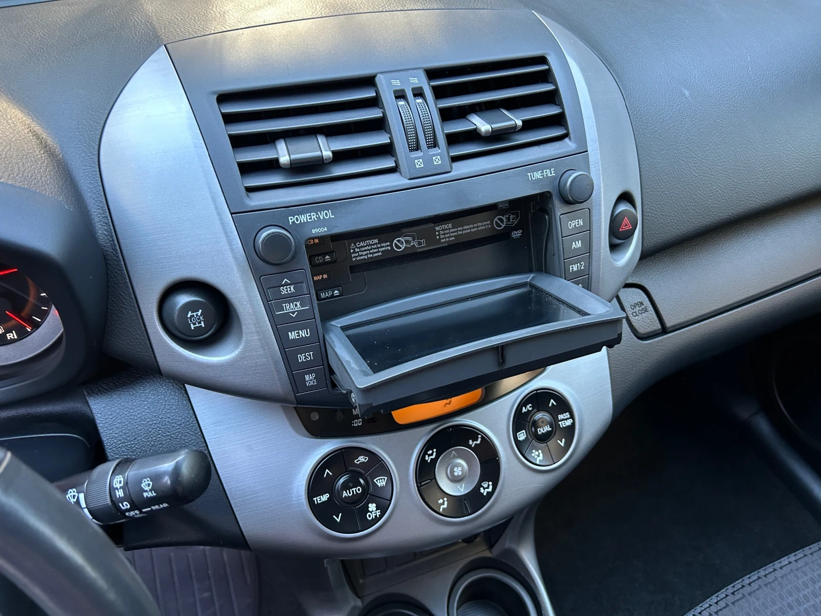 Toyota Rav4 2.2 D-4D 4X4, 215000км, ПЪЛНА СЕРВ. ИСТОРИЯ !!! - изображение 10