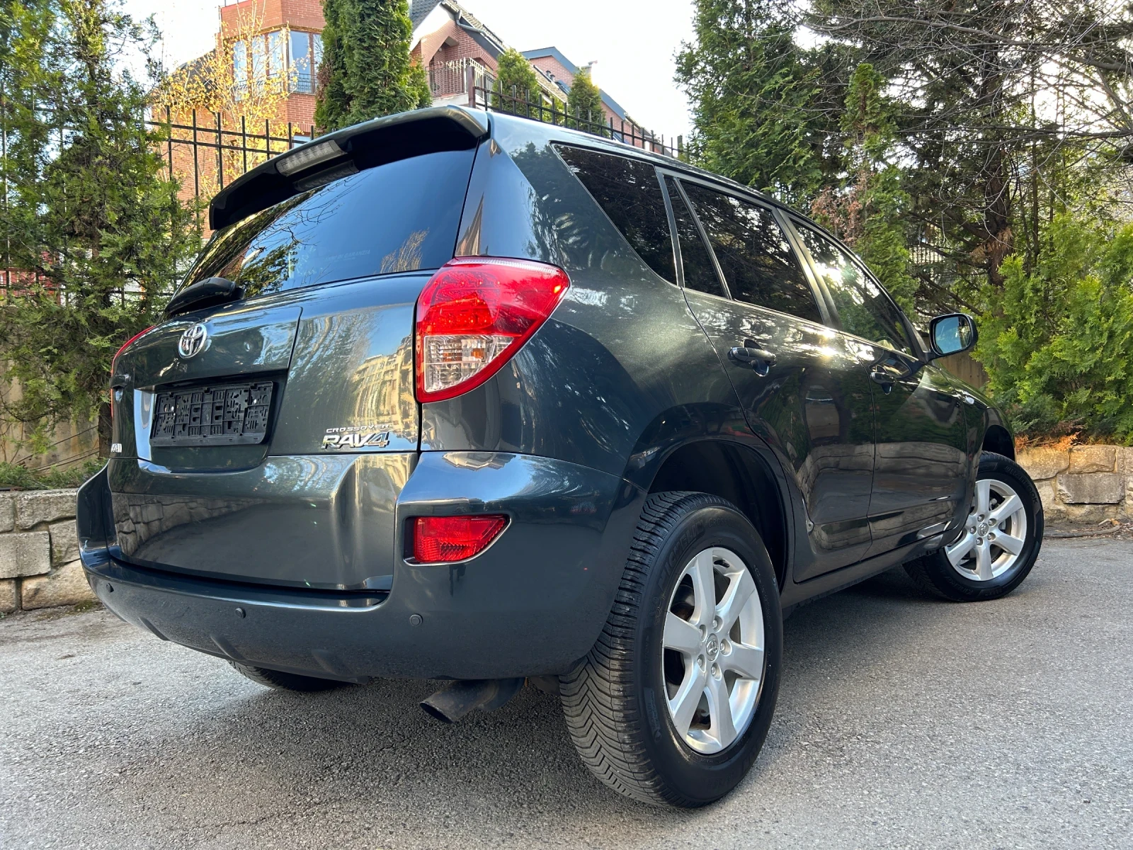 Toyota Rav4 2.2 D-4D 4X4, 215000км, ПЪЛНА СЕРВ. ИСТОРИЯ !!! - изображение 2