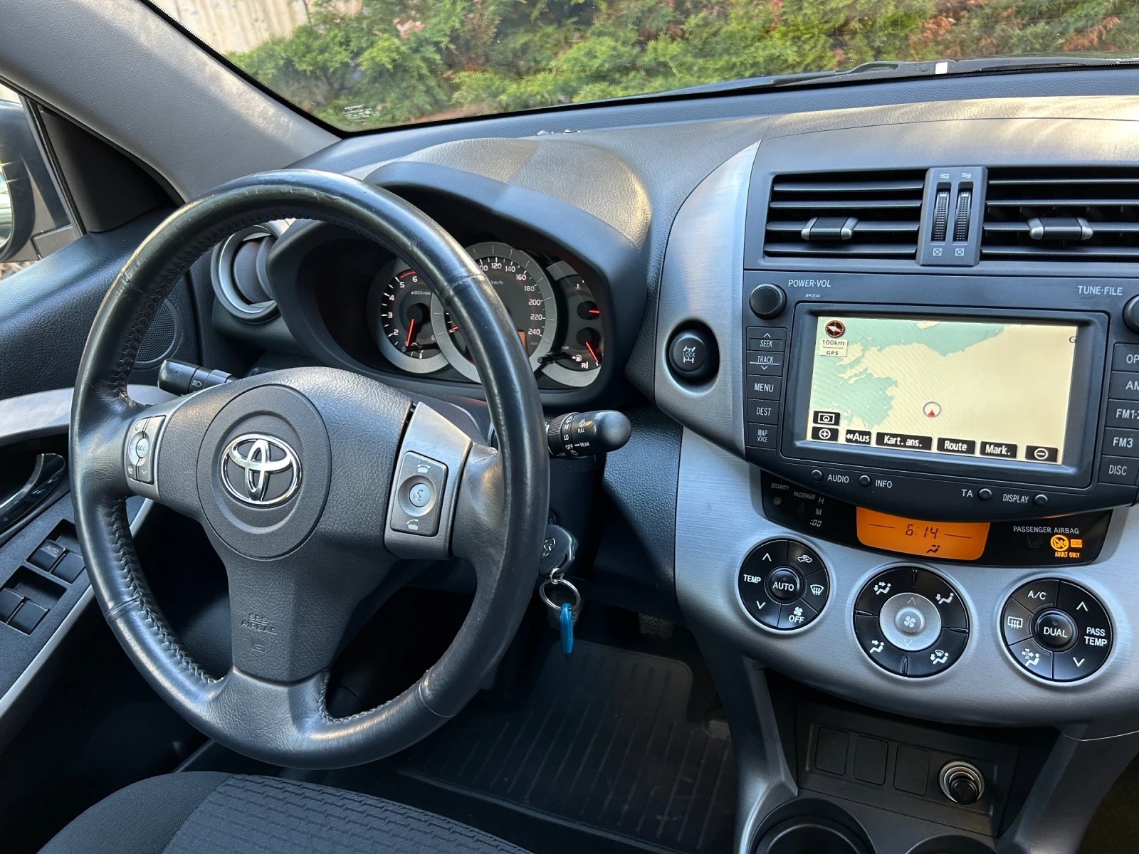 Toyota Rav4 2.2 D-4D 4X4, 215000км, ПЪЛНА СЕРВ. ИСТОРИЯ !!! - изображение 9