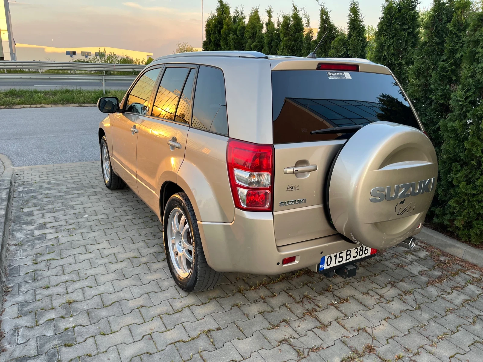 Suzuki Grand vitara 2.4i* 170к.с* Facelift* 4x4* Кожа* Нави* Keyless g - изображение 5