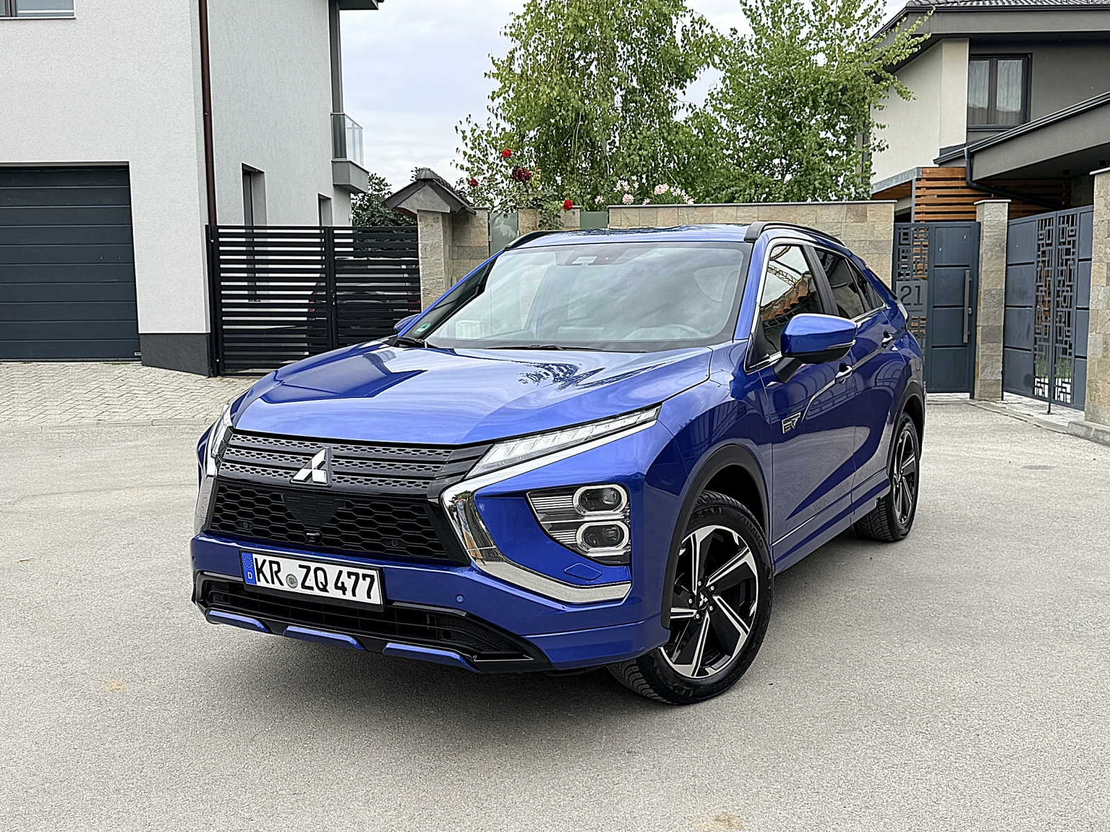 Mitsubishi Eclipse Cross 2.4 Plug-in-Hybrid 4x4 Full, снимка 3 - Автомобили и джипове - 55877865