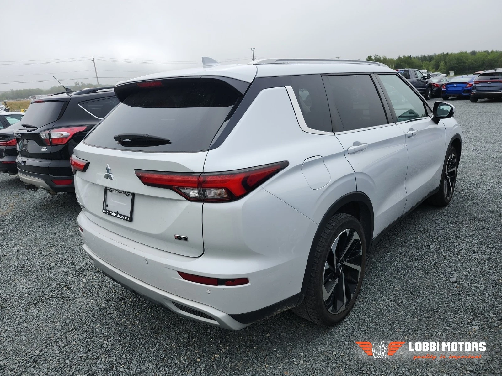 Mitsubishi Outlander, снимка 2 - Автомобили и джипове - 55955812
