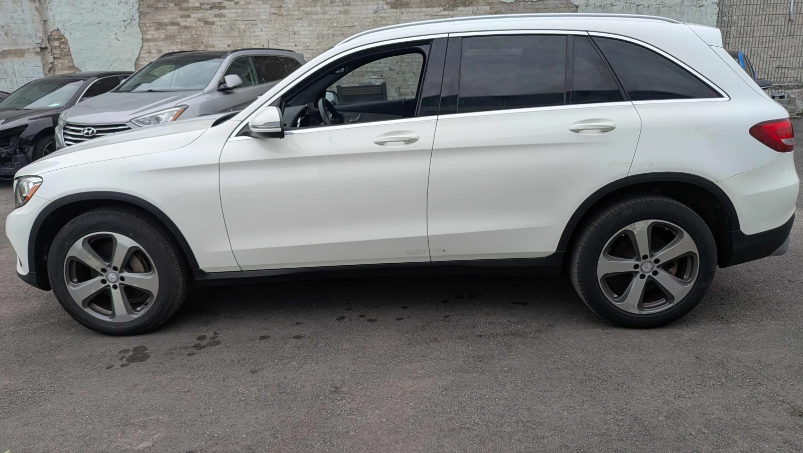 Mercedes-Benz GLC * 300 * CARFAX * ЦЕНА ДО БГ, снимка 2 - Автомобили и джипове - 56061371